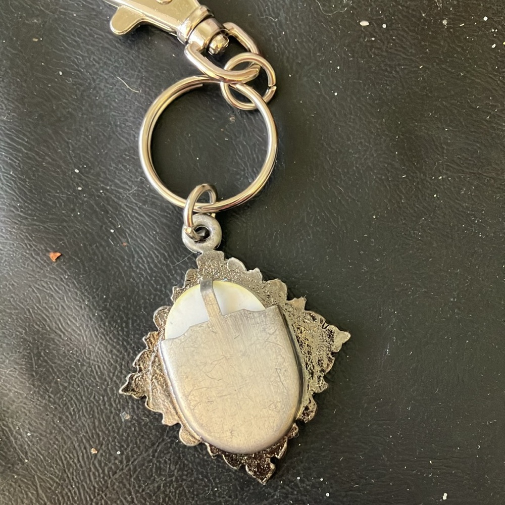 FINAL MARKDOWN Detailed key ring - Picture 3 of 3